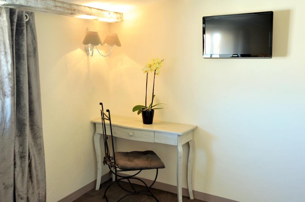 Chateaux Demeures Vallee De L'Arc Trets Room photo